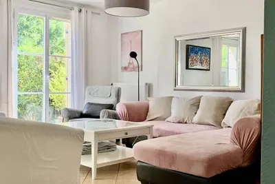 Disney private Villa, 4 bdrm, 3 bath, 10 pax Wifi, garden.