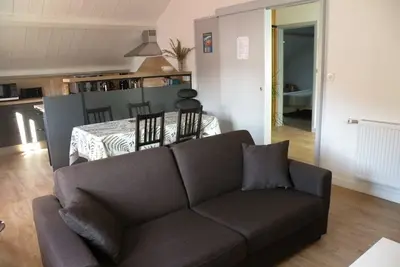 Image de Entre Sancy et Volcans d'Auvergne, Orcival, Vue Basilique, appartement 4 pers.