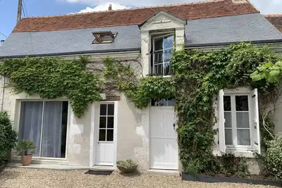 Image de Les Glycines, gîte de charme 3 étoiles en Val de Loire avec piscine chauffée. . .