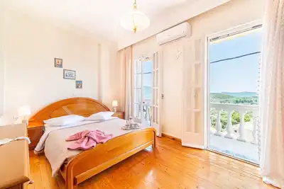 Image de Appartement \"Pavlos Sofia\", avec vue sur les montagnes, terrasse et balcon