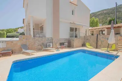 Image de Maison de vacances Villa Polar Spaniahome avec vue sur la mer, piscine & Wi-Fi
