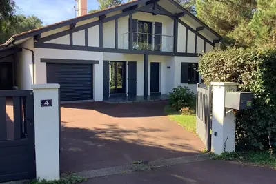 Image de Agréable maison landaise dans quartier calme, idéal pour famille.