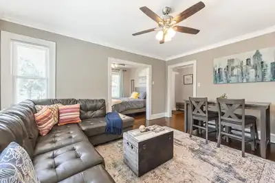 Image de Private Parking/Comfy Bed/25mins to Ord>Mdw>Dt>Hosp