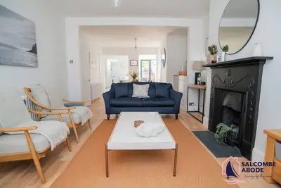 Image de Stylish Coastal 3 Bed Haven | Close to town on Coronation Road