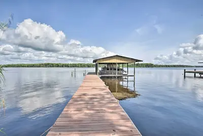 Image de Waterfront Welaka Escape w/ Private Docks!