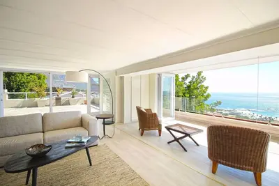 Image de Camps Bay Apartment - Breathtaking Views + Pool