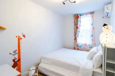 Image de New! Beautiful 2 Bedroom Apt! Main St! 24/7Parking