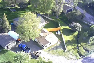 Image de Cozy quiet cottage across the road from Kim's Marina.