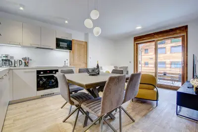 Image de Carlina 203 Superbe T3 + cabine au pied des pistes et remontées mécaniques du Pleney