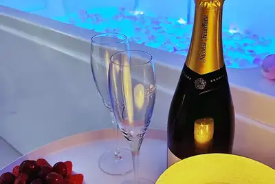 Image de Maison 4 minutes de la plages + spa privé. Gîte \"Babord\".