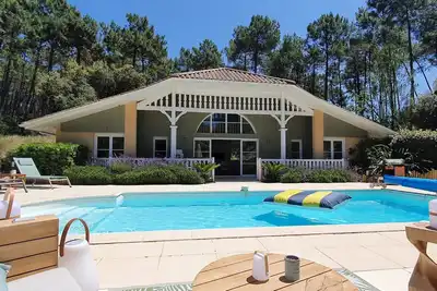 charming villa between the lake and the sea