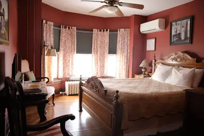 Image de 2 Story Queen Suite at the Brickhouse Inn Bed & Breakfast