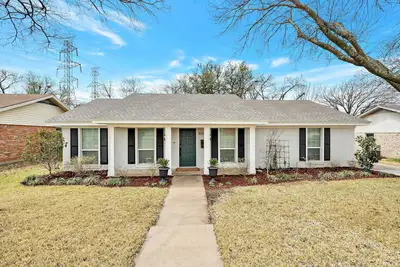 Hgtv's Fixer Upper \"The Plain Jane”