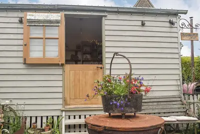Image de This cosy and quiet Shepherd’s Hut is a great way to unwind.
