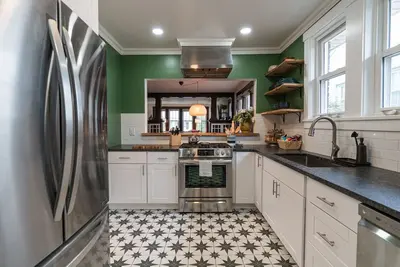 Image de Colorful family home | 2 King beds + Daybed