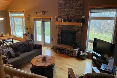 Image de Cabin 200 -  Riding Mountain Luxury Cabins