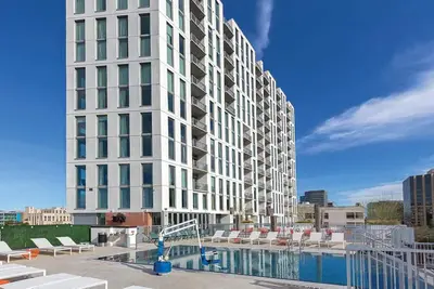 Image de 2bd/Austin with 2 Baths and Rooftop Pool!