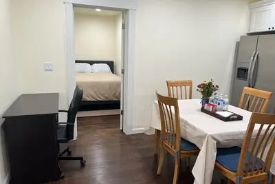 Image de Spacious 1 bedroom apartment <br>2 mins to shopping malls and restaurants