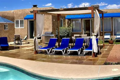 Desert Retreat House with Pool and Casita 15 minutes from Downtown