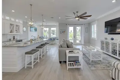 Image de New Waterfront 3br townhouse with boat dock and private heated pool!
