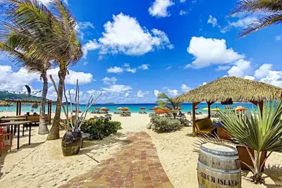 Image de A 300m de la plage, piscine balinaise privée