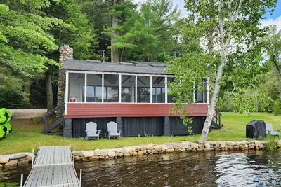 Image de Lac Buel Lakefront 4 Chambre Cottage Seulement Semaine Labor Day gauche