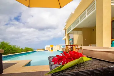 Image de Villa 99, a modern, waterfront piece of Heaven.