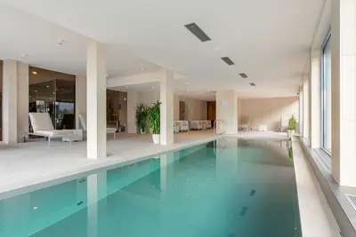 Image de Appartement avec Wifi, bain Ă remous, piscine, climatisation, Tv, balcon, vue panoramique, parking