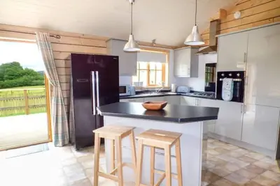 Image de 3 bedroom log cabin in Mid Wales with hot tub