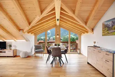 Image de Appartement Meditz avec vue sur les montagnes, balcon et Wi-Fi.