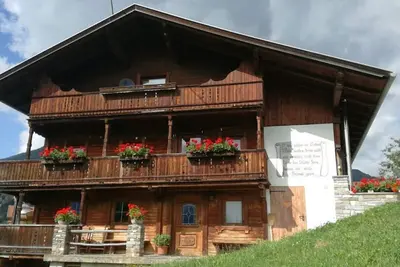 Image de Maison \"Obersäuling im Sommer\", avec vue sur les montagnes, jardin et Wi-Fi.