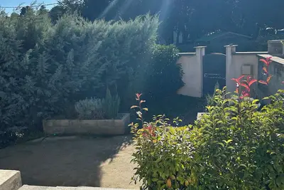 Image de T2 avec terrasse et jardin