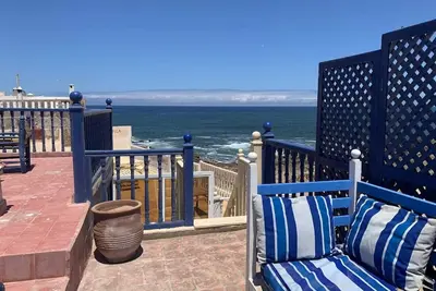 Un joyau sur la mer avec vue imprenable