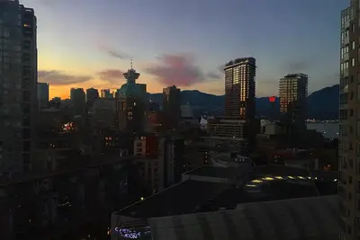 Image de Ocean, Mountain, City Views, Fully Furnished, Downtown Vancouver