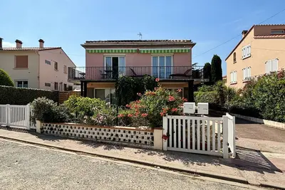 Image de Appartement familial climatisé avec terrasse, 2 chambres, à 8 km de la mer - Sorède
