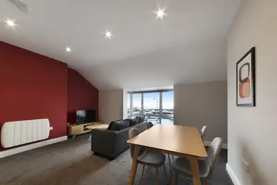 Image de K Suites - Modern Waterside  Apt w/ Free parking