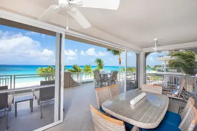 Image de Beachcomber 17 by Grand Cayman Villas