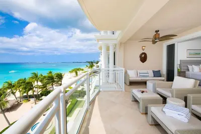 Image de Beachcomber 26 by Grand Cayman Villas