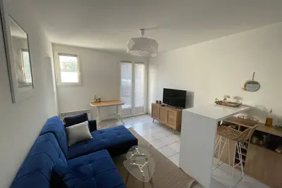 Image de Appartement salon et 1 chambre + parking en Coeur de Ville - Lumineux et calme