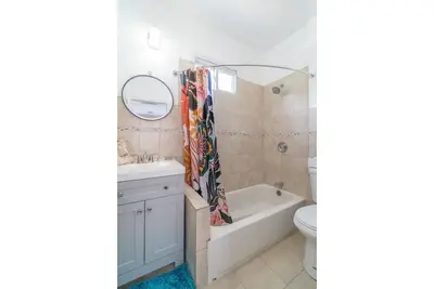 Image de Lovely 3- bedroom by Be My Guest by Amee