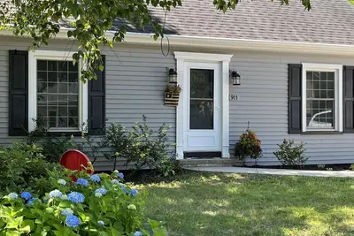 Image de 3 Bedroom/2 Baths in a central Marquette location.