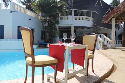 Image de Lovely 4-Bed Villa Family oriented or a smallgroup