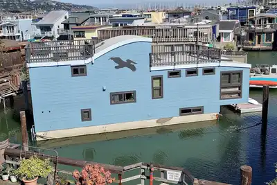 Image de Experience the unique floating home community of Sausalito!