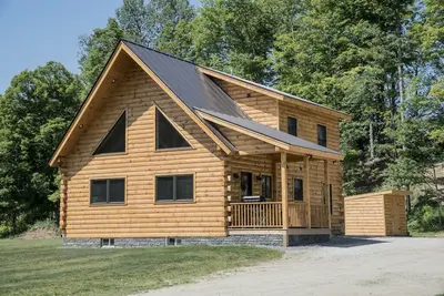 Image de Stay on Kingdom Trails in a four bedroom cabin!