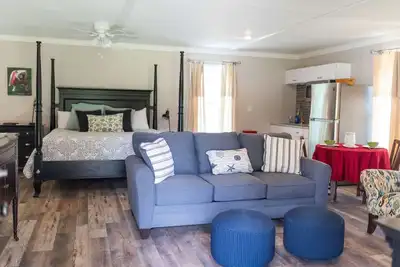 Image de Charming country guest cottage eight miles from downtown Athens and Uga