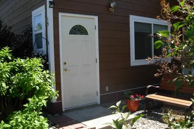 Image de Upstair 1 bed apt on an acre with mountain views. Minutes from Bozeman Airport. .