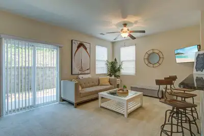 Image de Entire townhome minutes from downtown Summerville