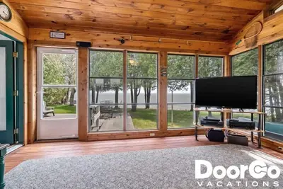 Image de Lakefront Cabin! Amazing Views, Fireplace, Cozy