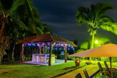 Image de Roadside exotic villa  — 5 min walk to the beach!