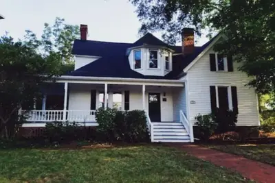 Image de Location, Location, Location! ! !